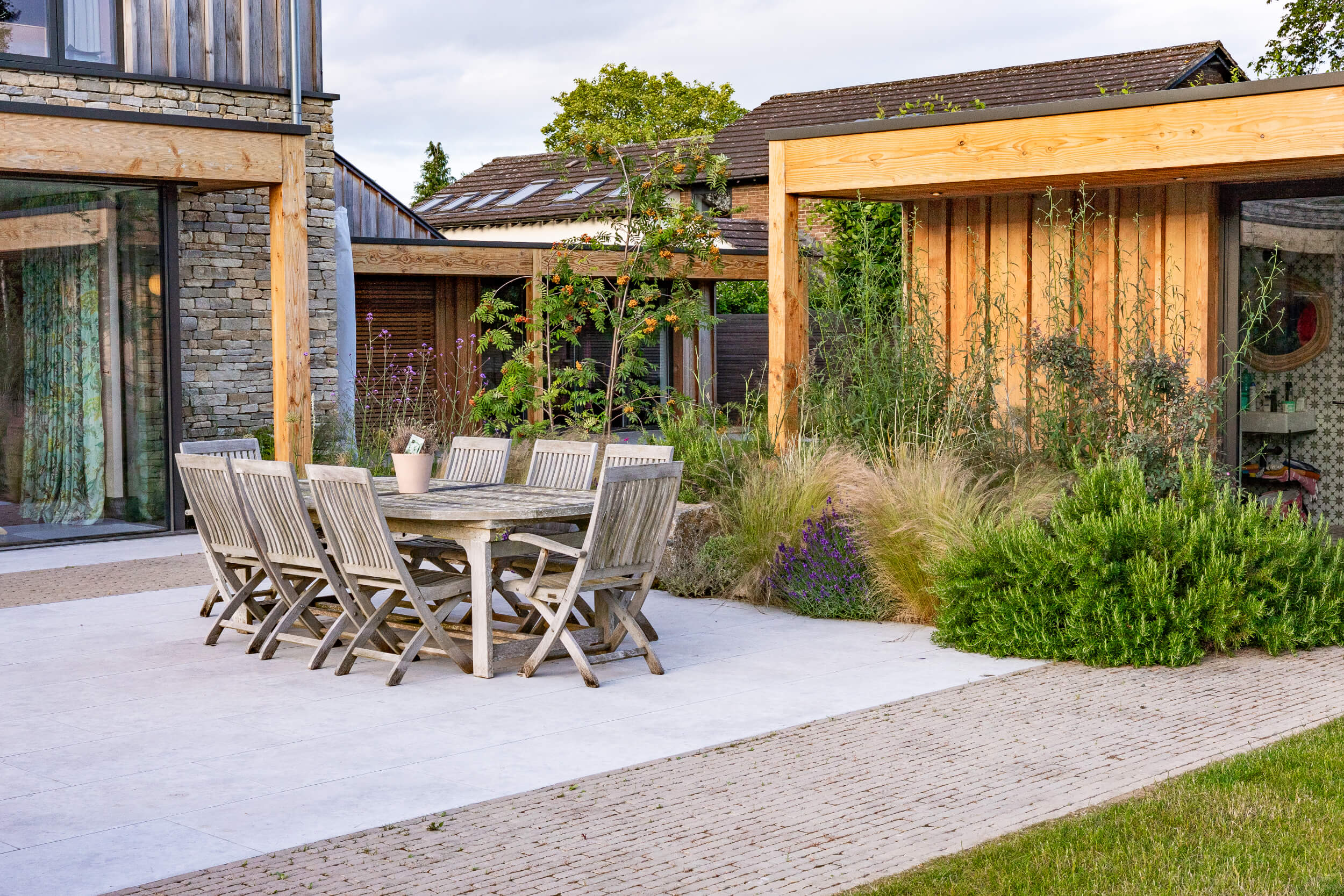 contemporary_cotswold_garden_design (17)