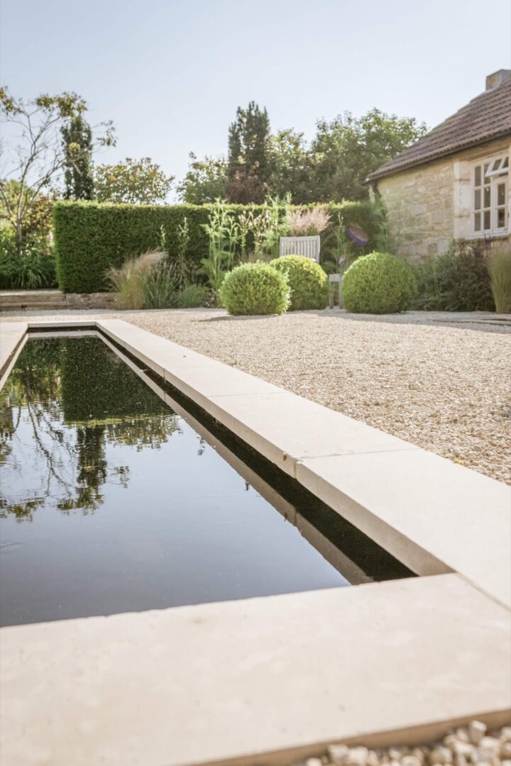Artisan-landscapes-wiltshire-rill-garden-pond-17