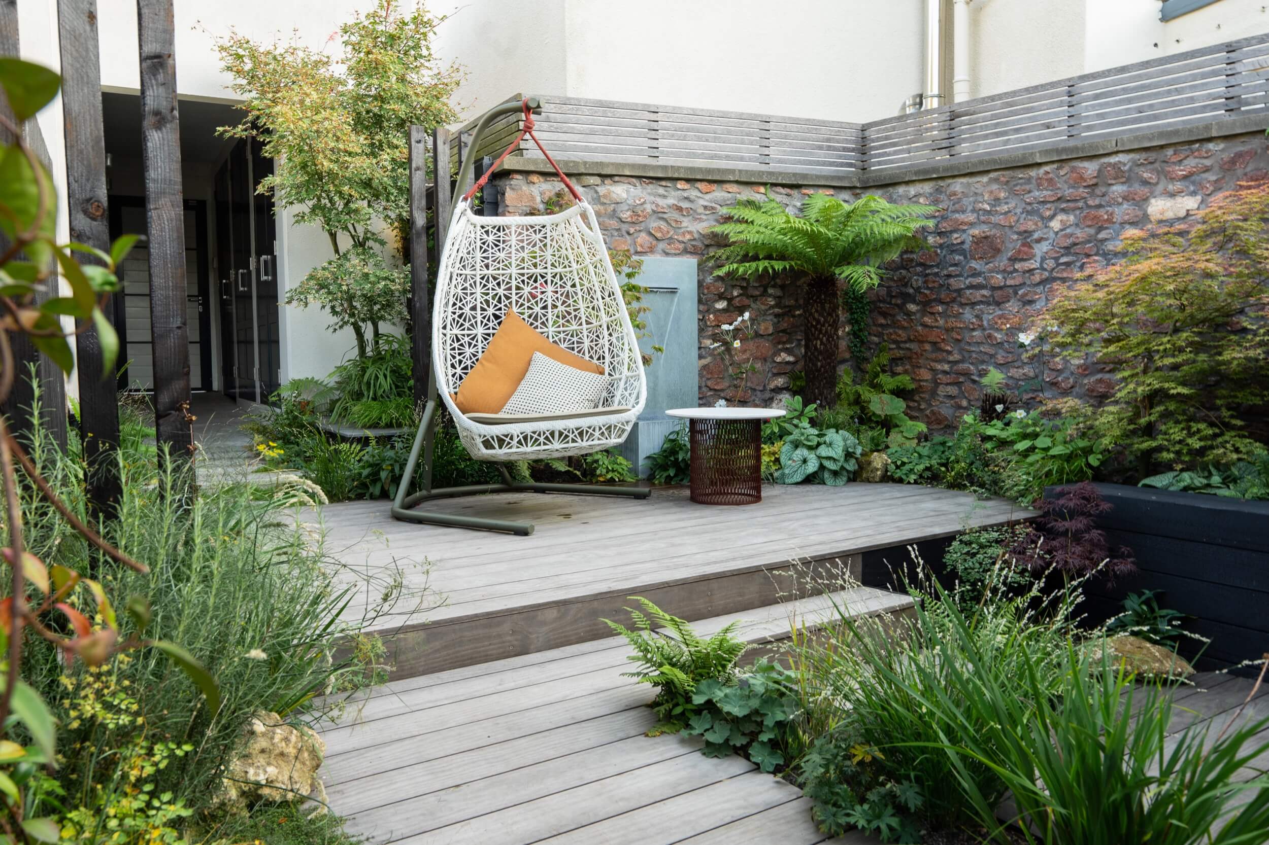 Freemantle-front-Artisan-Landscapes-clifton-chair-on-decking-20