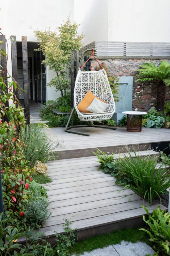 Freemantle-front-Artisan-Landscapes-clifton-decking-chair-6